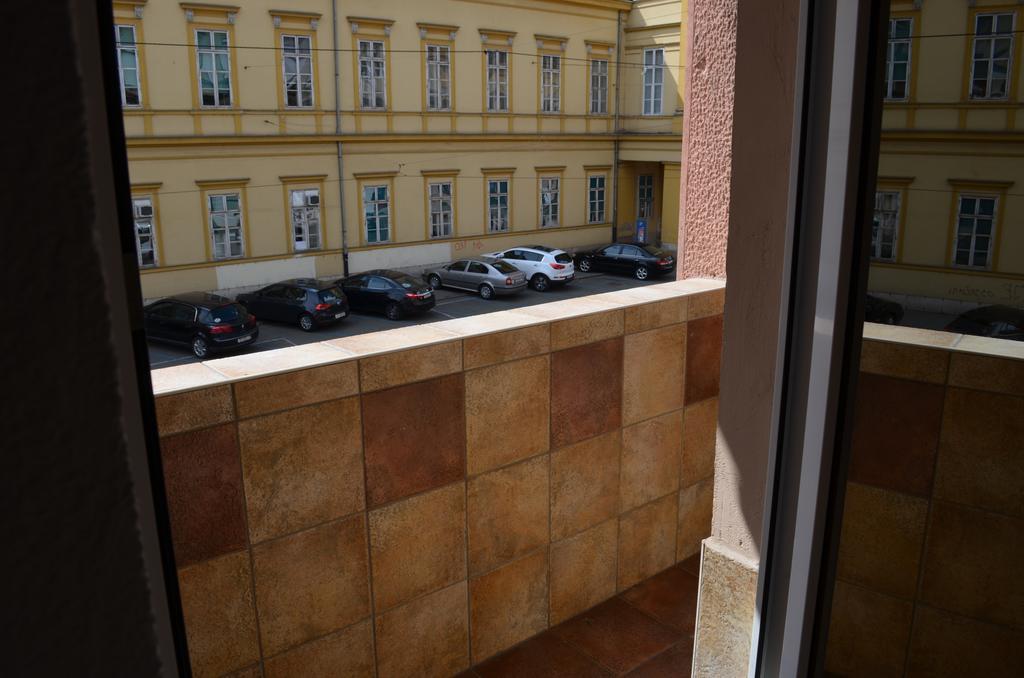 Apartment Downtown Όσιγιεκ Δωμάτιο φωτογραφία